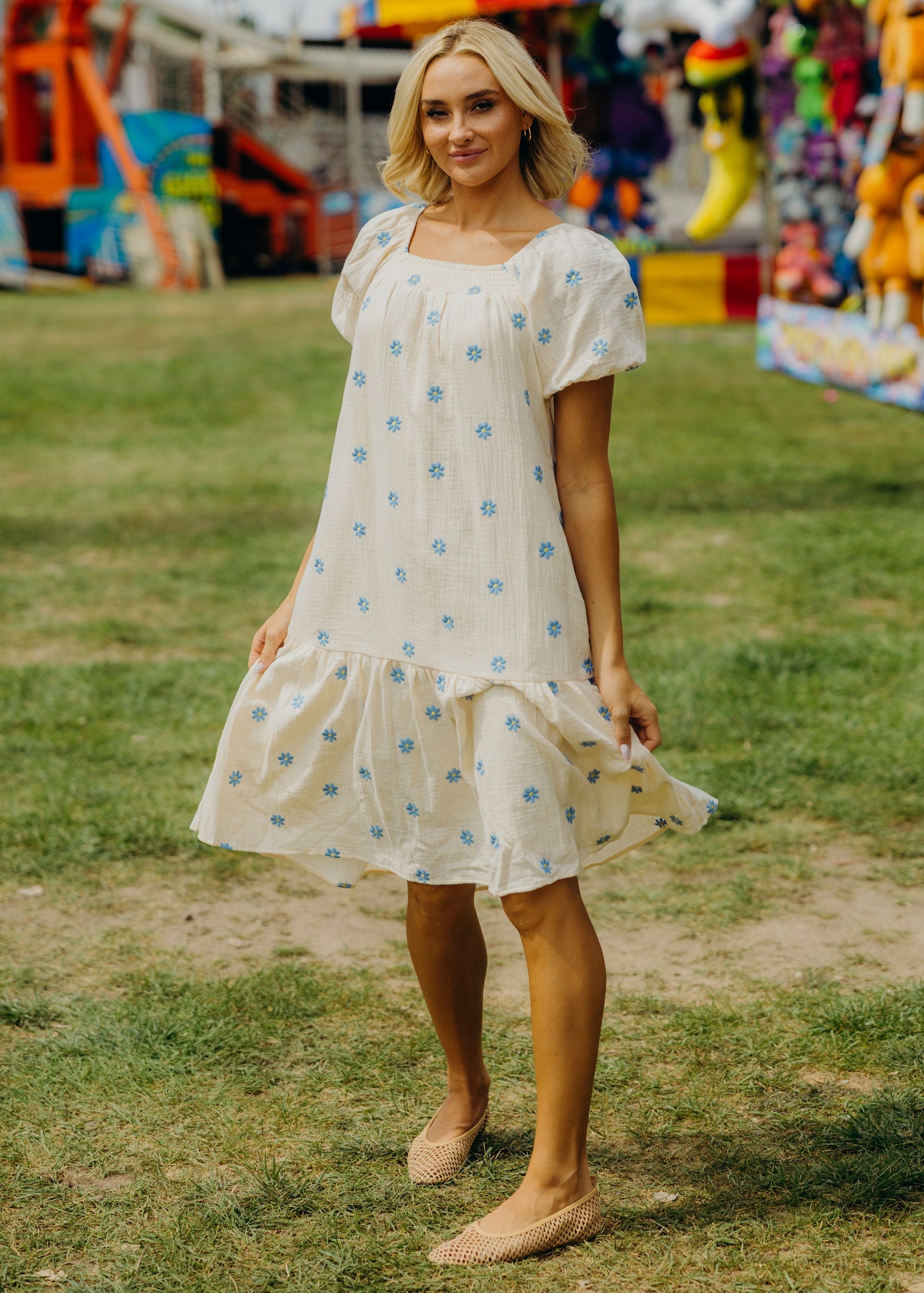 THE LYRIC IN SUMMER FIELD
