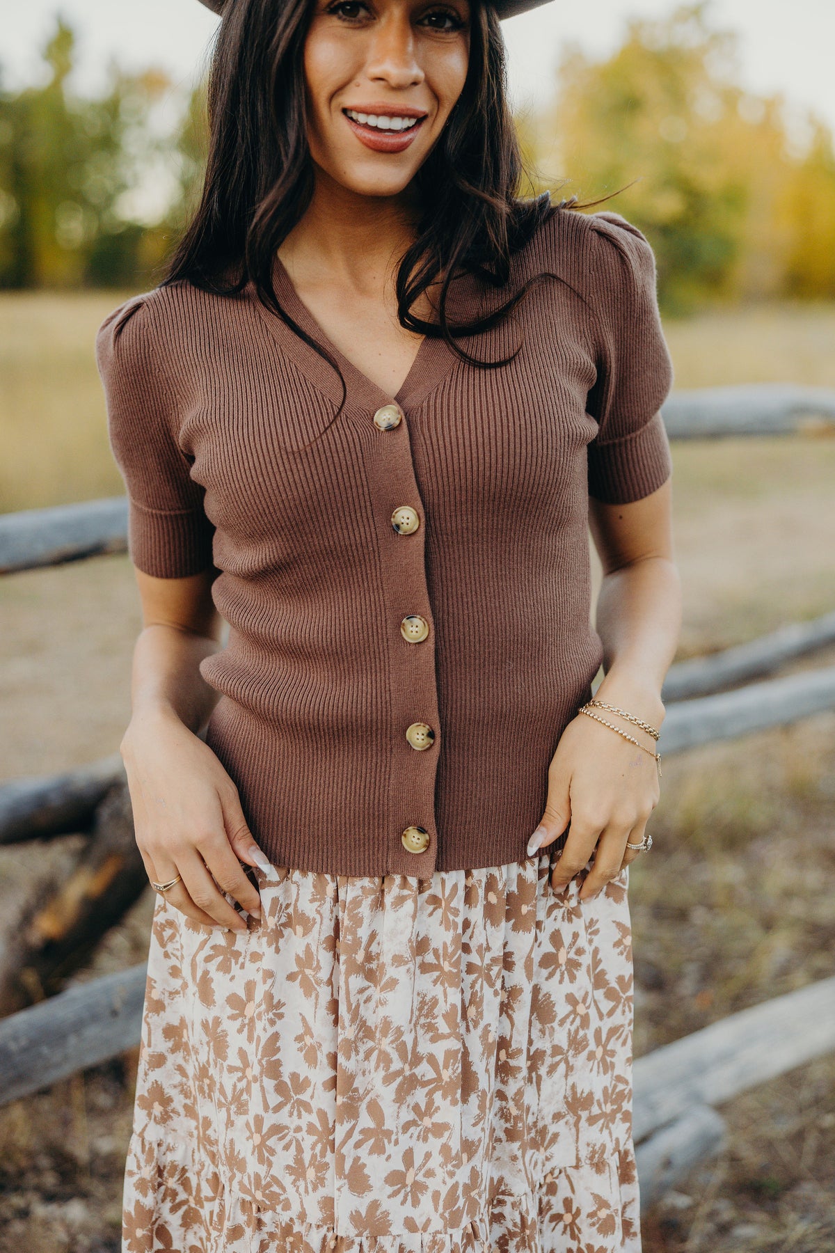 SHORT SLEEVE CARDIGAN IN BROWNIE