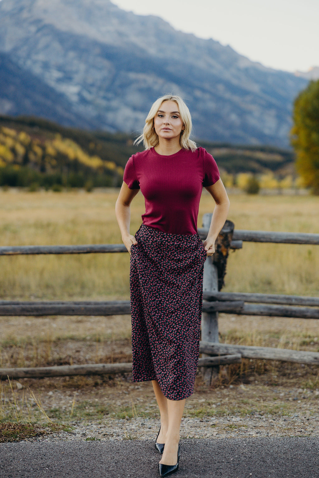 TEXTURED MIDI SKIRT IN COYOTE ROSE