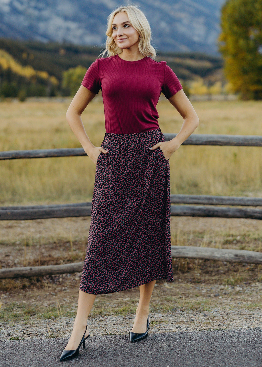TEXTURED MIDI SKIRT IN COYOTE ROSE