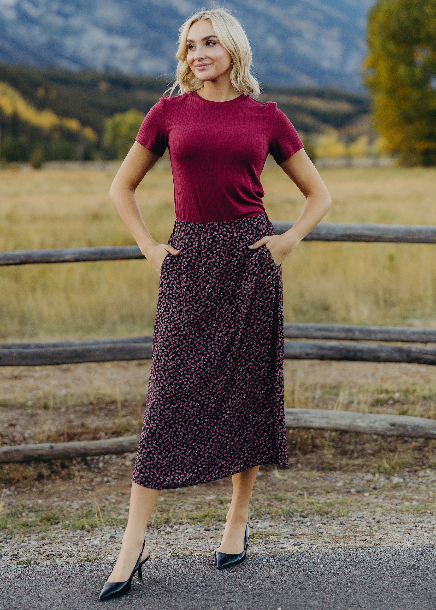 TEXTURED MIDI SKIRT IN COYOTE ROSE