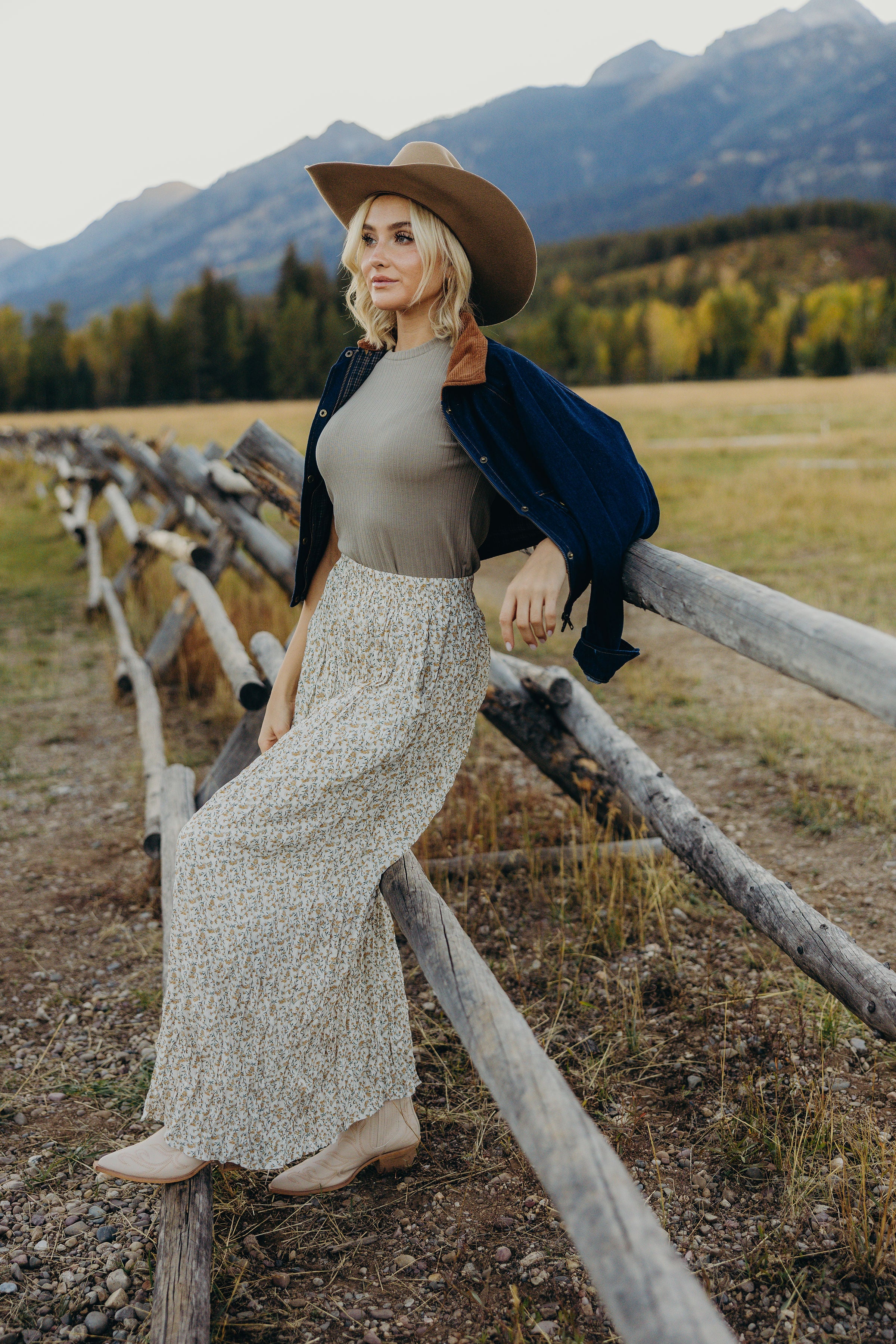 MAXI SKIRT IN FARMHOUSE