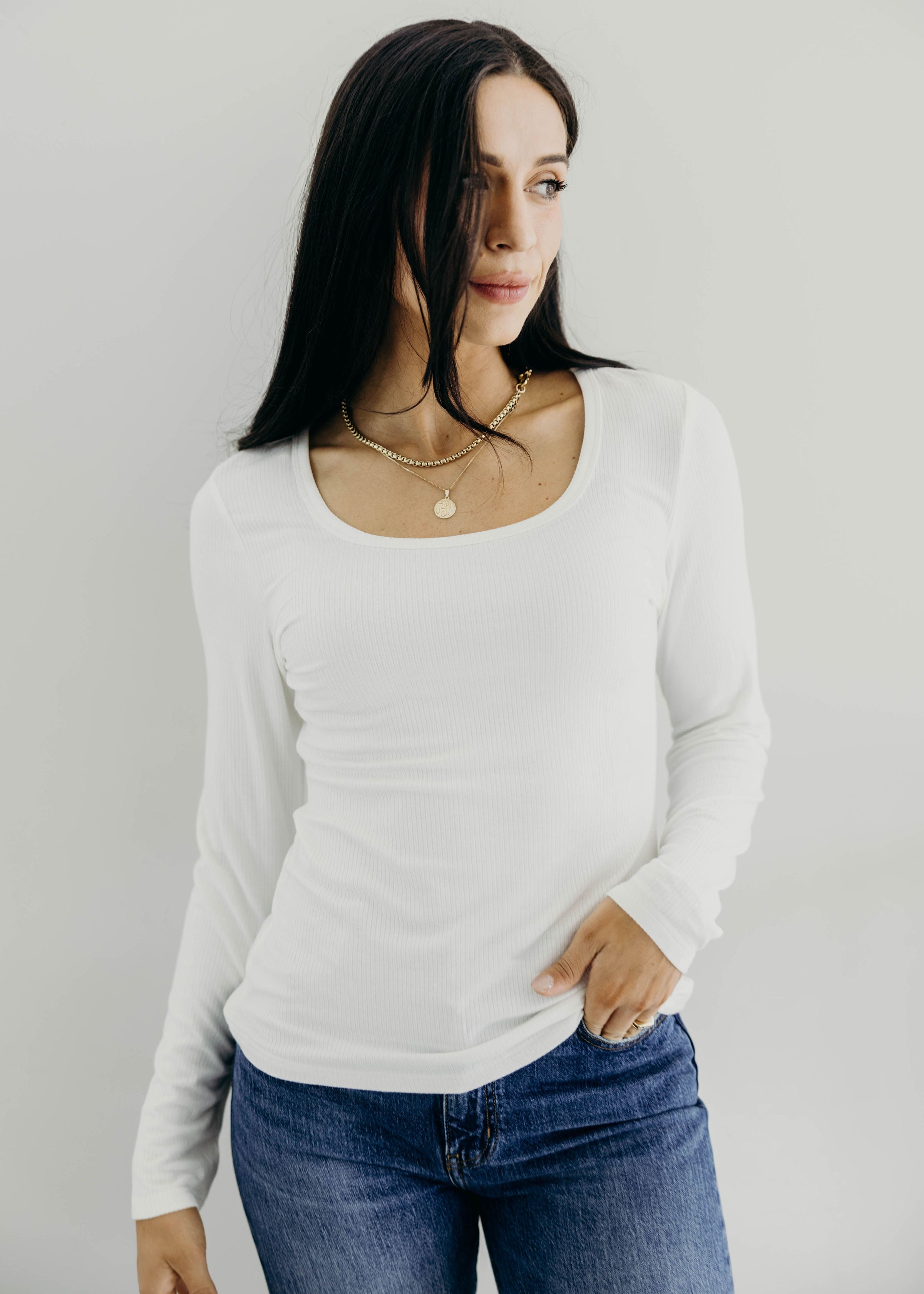 LONG SLEEVE SCOOP TEE IN IVORY