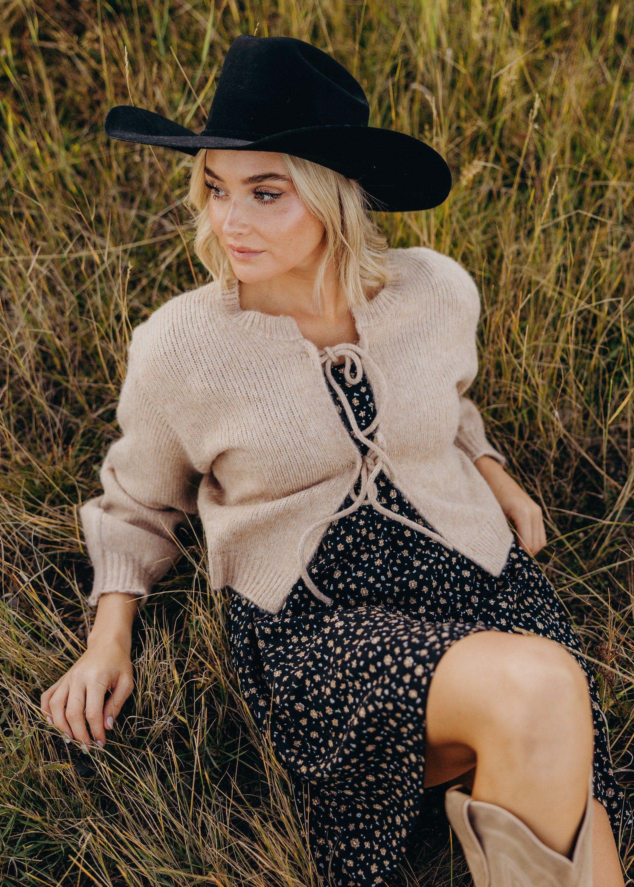 BOW FRONT CROP SWEATER IN VANILLA CUSTARD