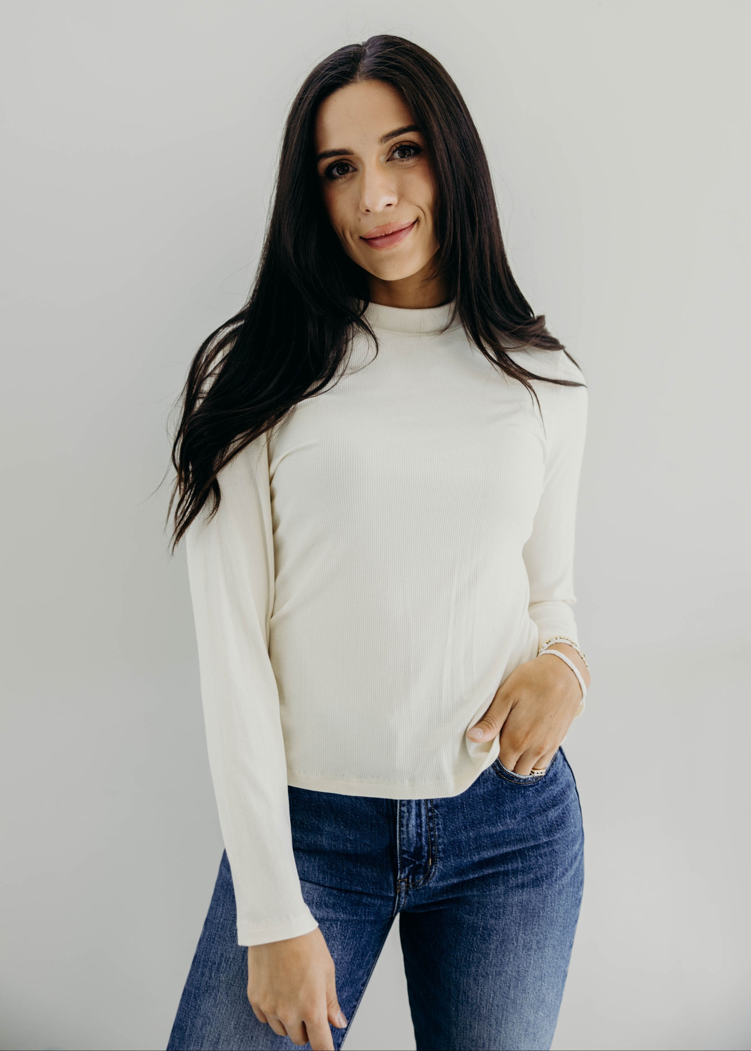 LONG SLEEVE MOCKNECK IN VANILLA
