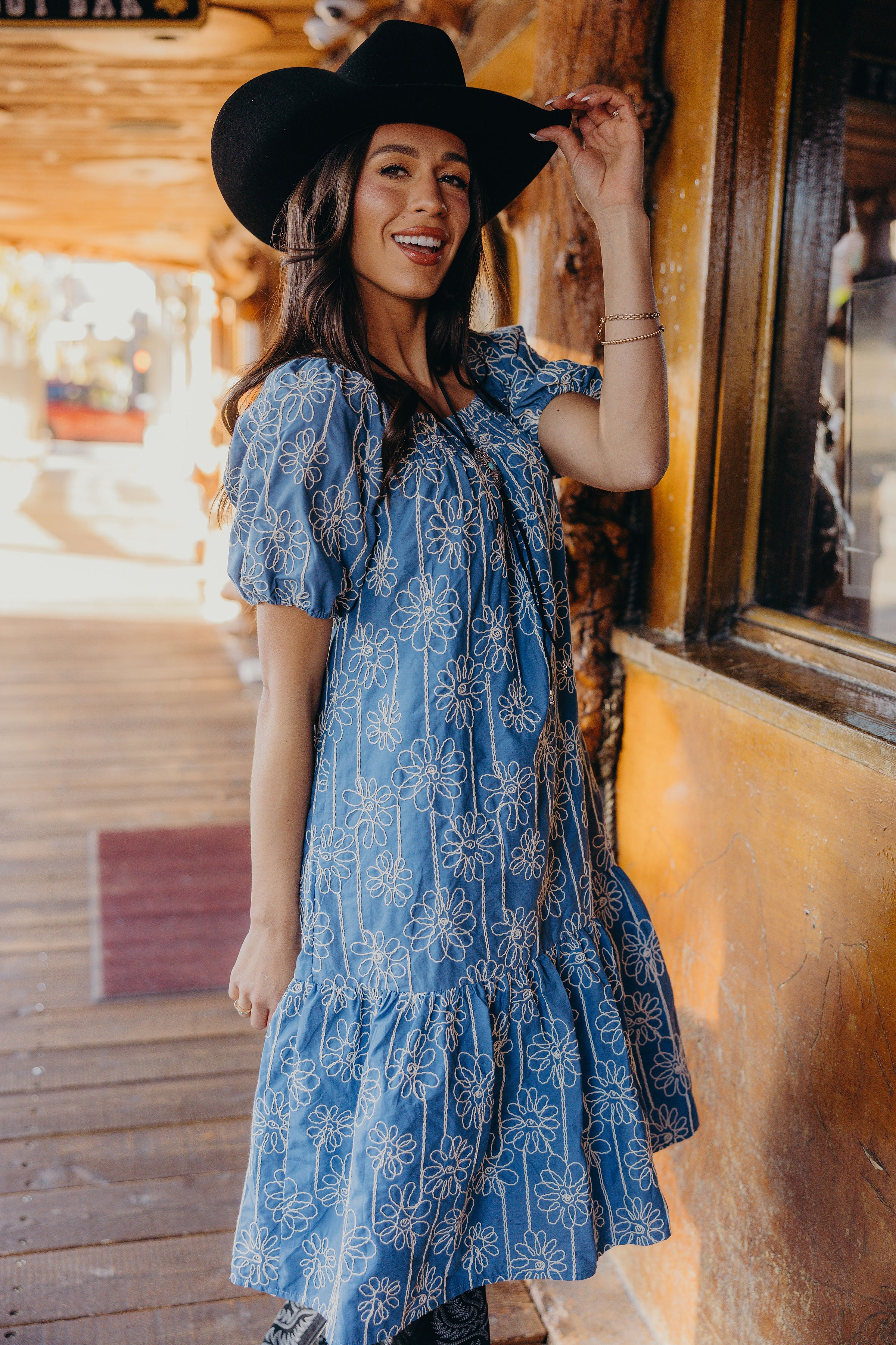 THE JACKSON IN TWISTED DAISIES