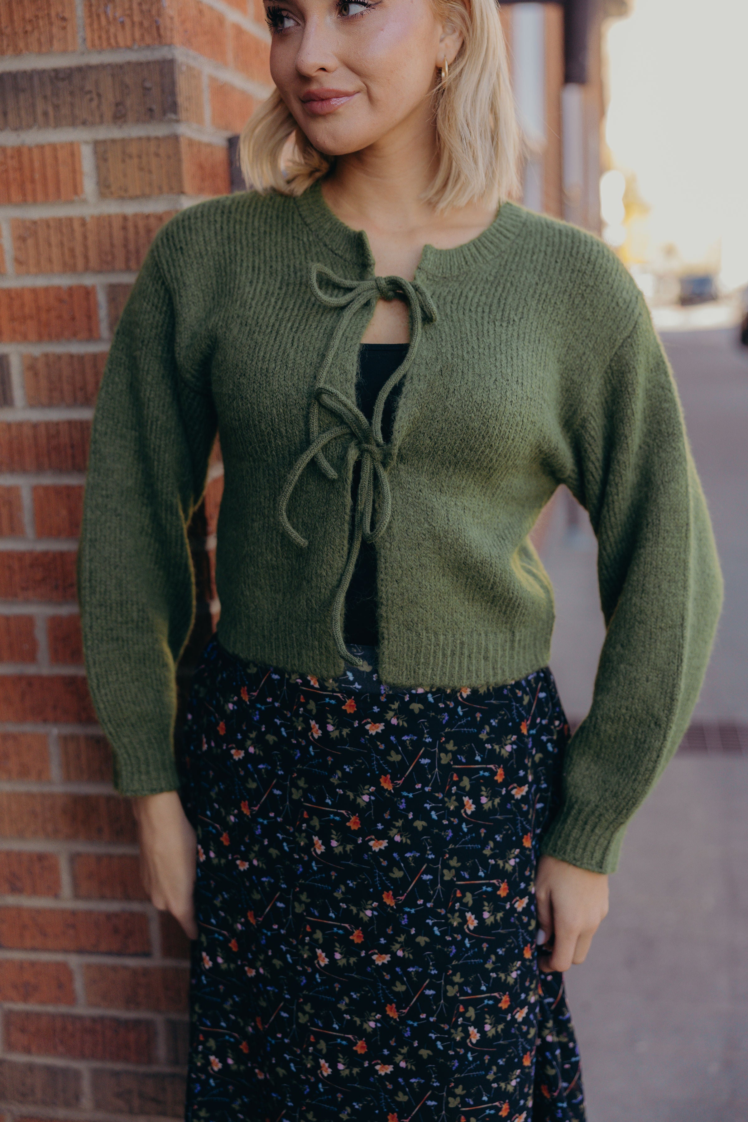 BOW FRONT CROP SWEATER IN CACTUS