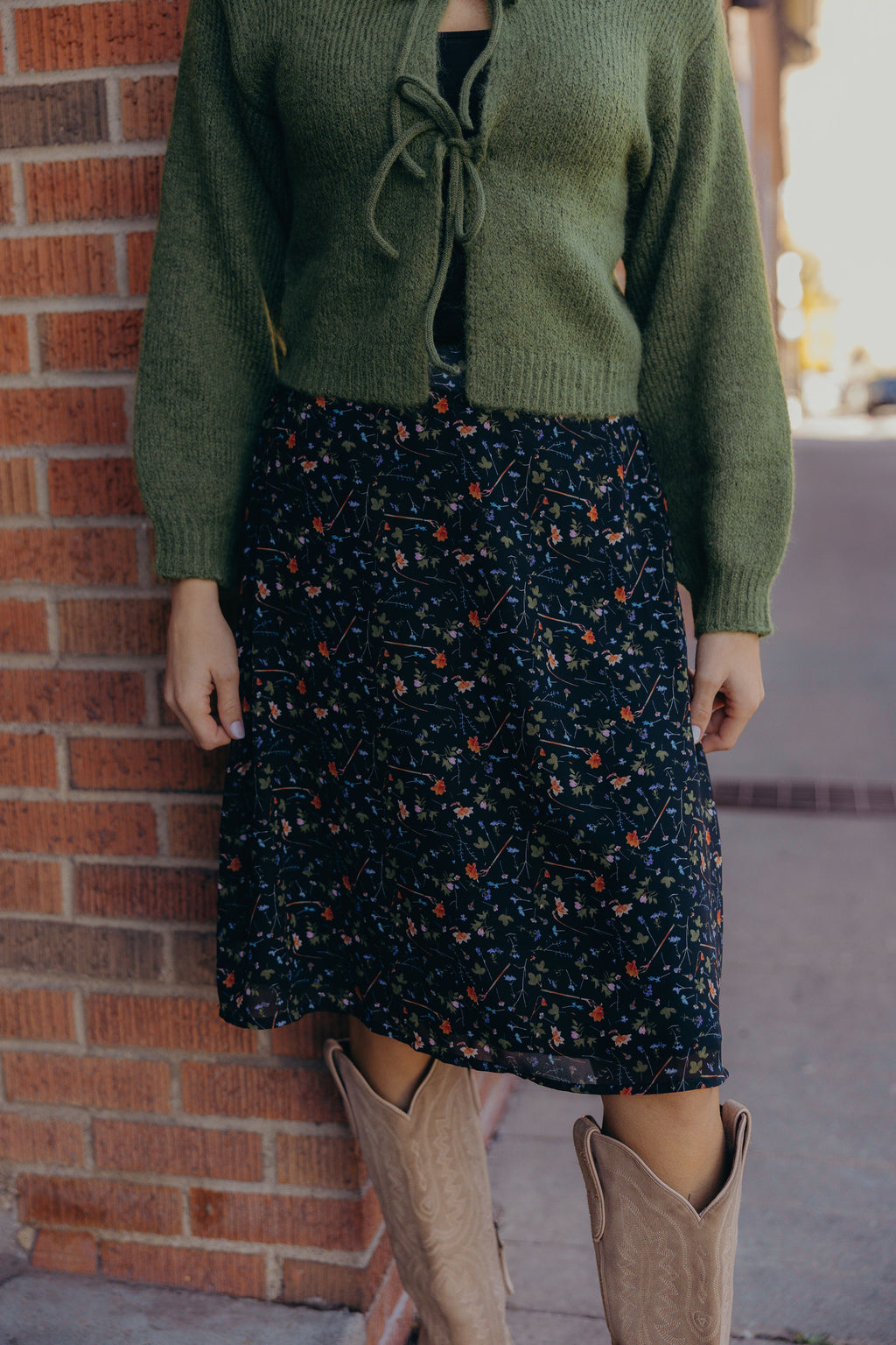 MIDI SLIP SKIRT IN BLACKFERN