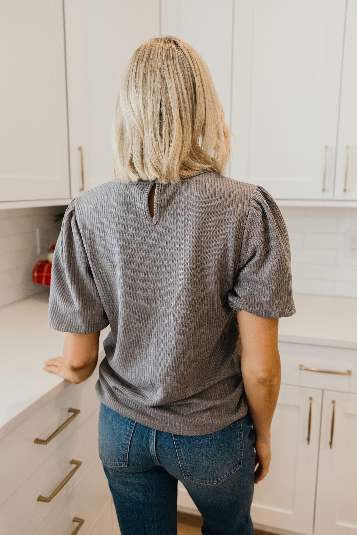 TEXTURED PUFF SLEEVE IN DOVE SLATE