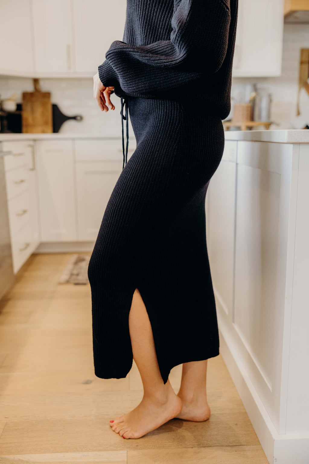 MIDI SWEATER SKIRT IN BLACK FINAL SALE