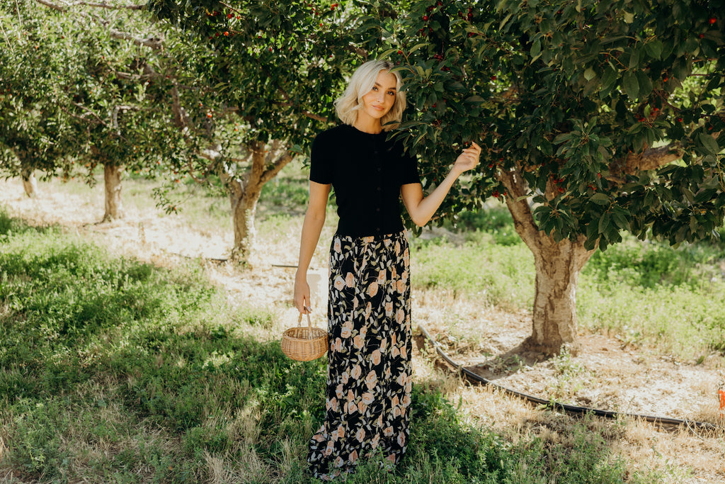SCALLOPED CARDI IN BLACK