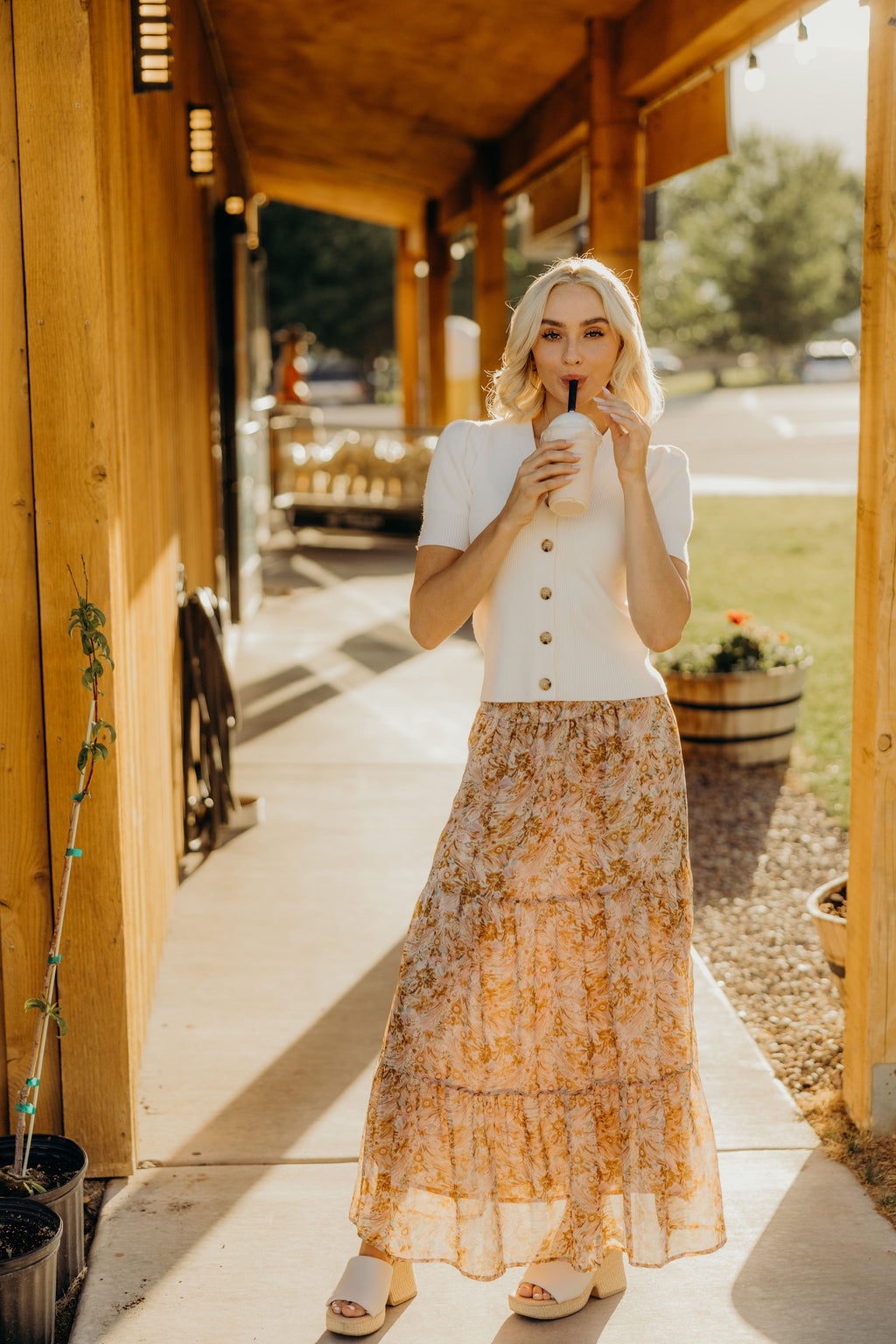 SHORT SLEEVE CARDIGAN IN IVORY