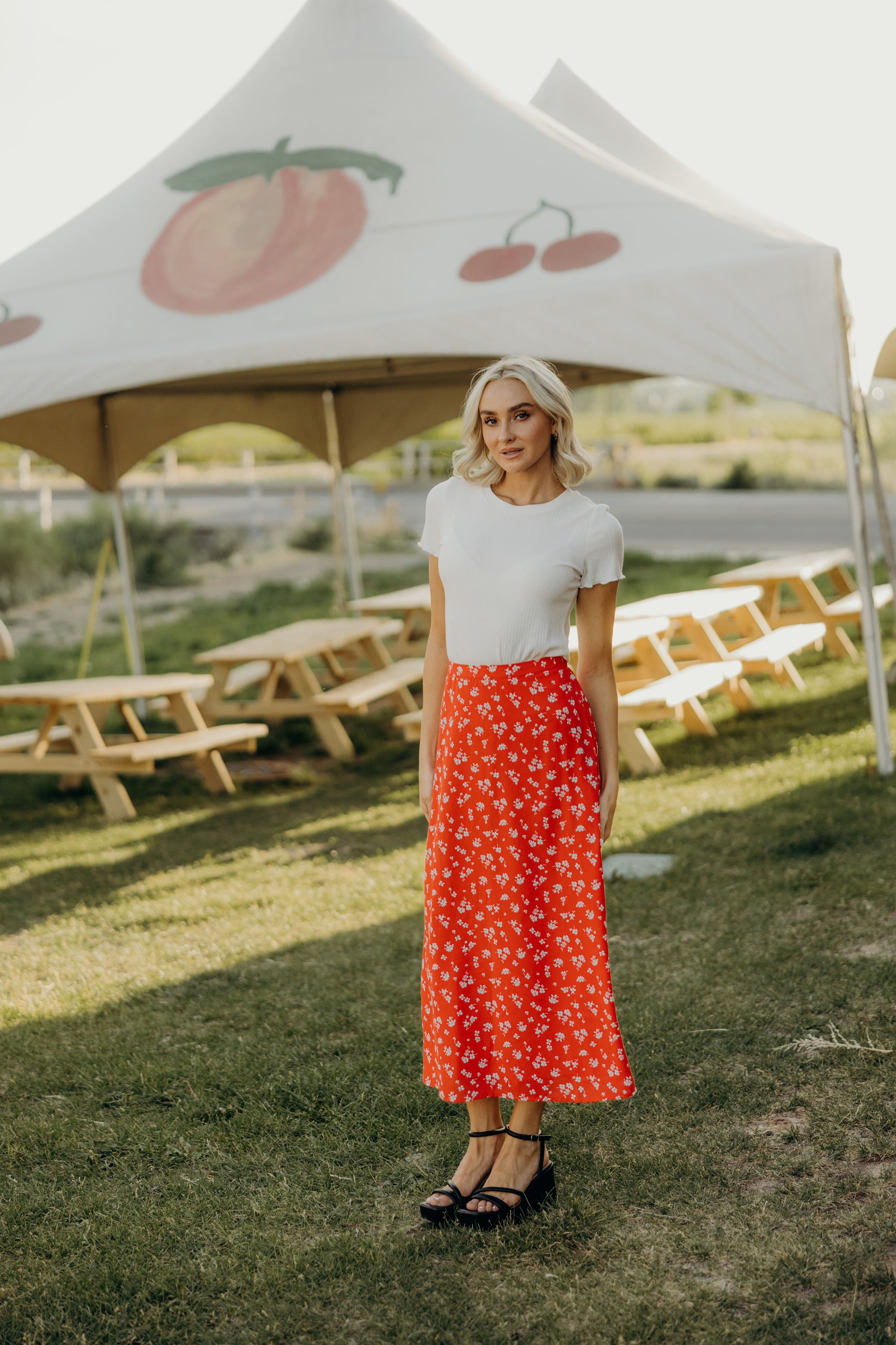 SHEATH SKIRT IN ORIENTAL RED