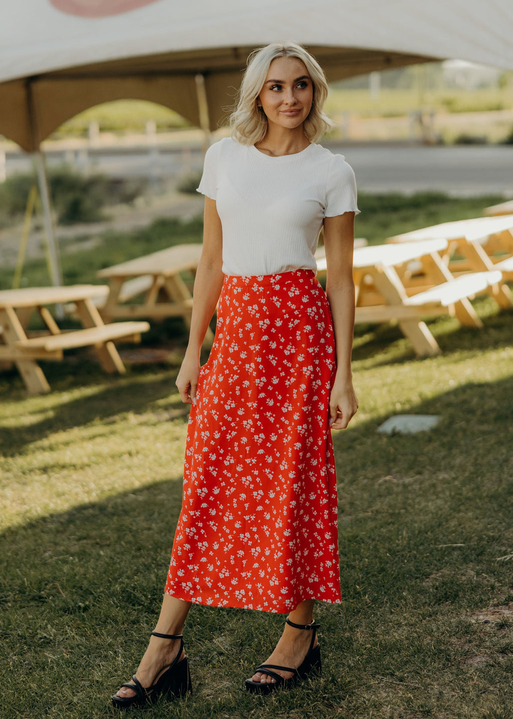 SHEATH SKIRT IN ORIENTAL RED FINAL SALE