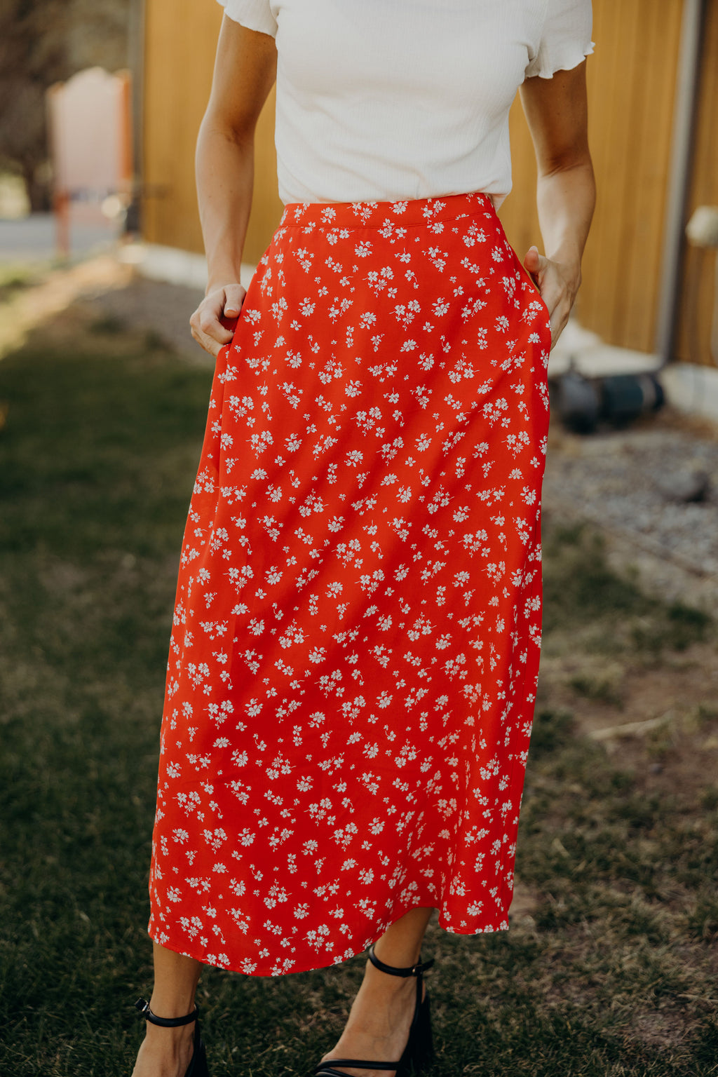 SHEATH SKIRT IN ORIENTAL RED FINAL SALE