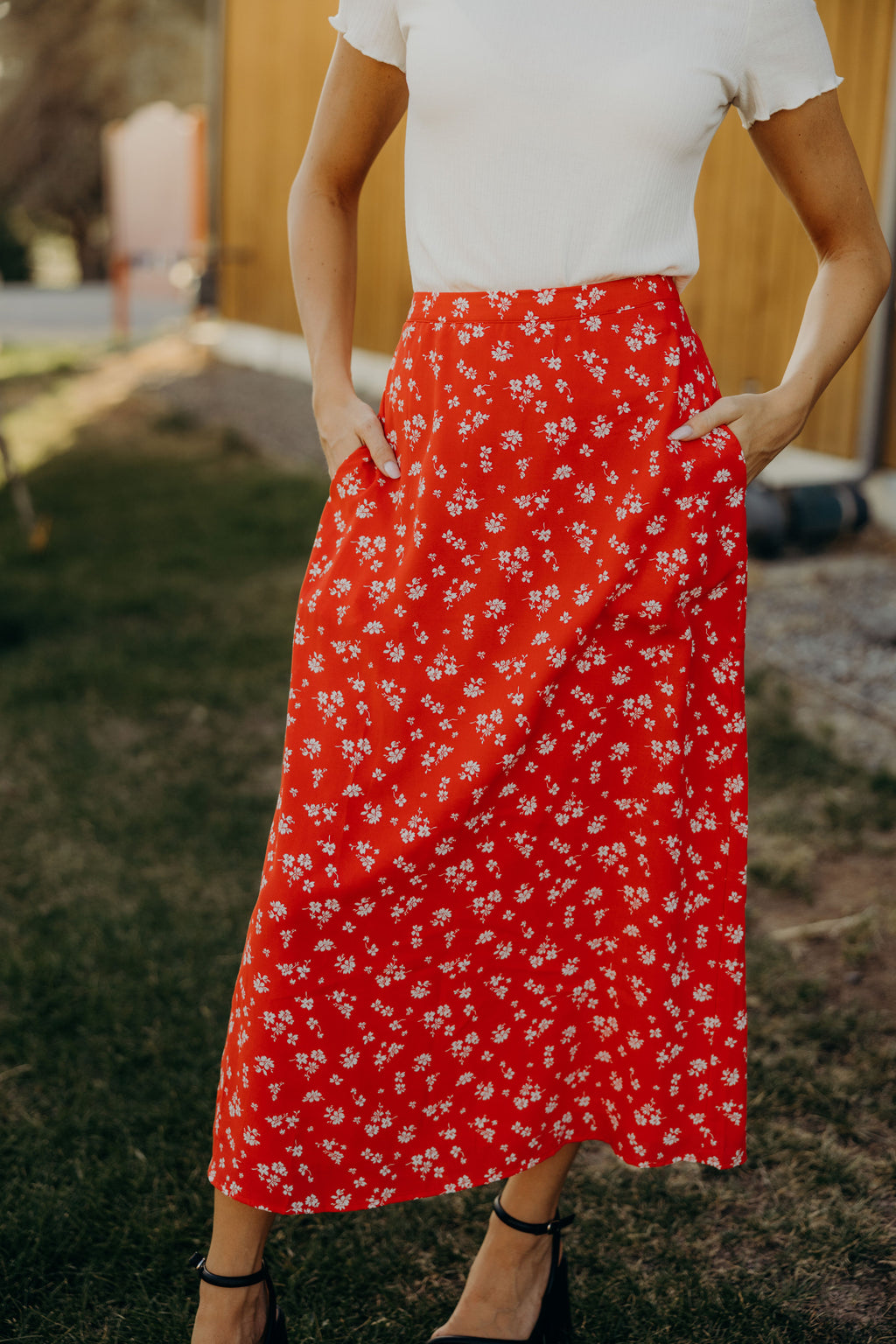 SHEATH SKIRT IN ORIENTAL RED FINAL SALE