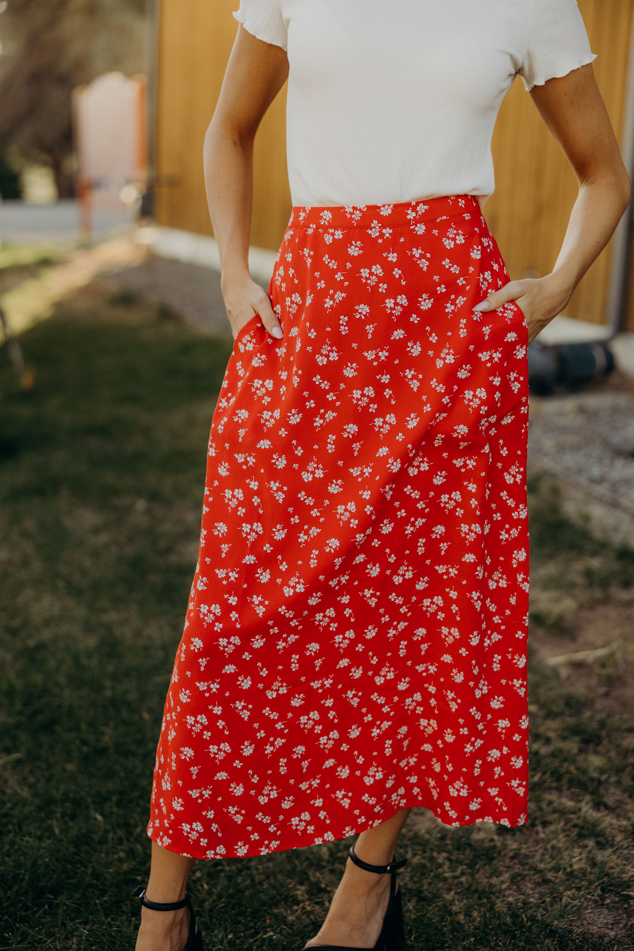 SHEATH SKIRT IN ORIENTAL RED