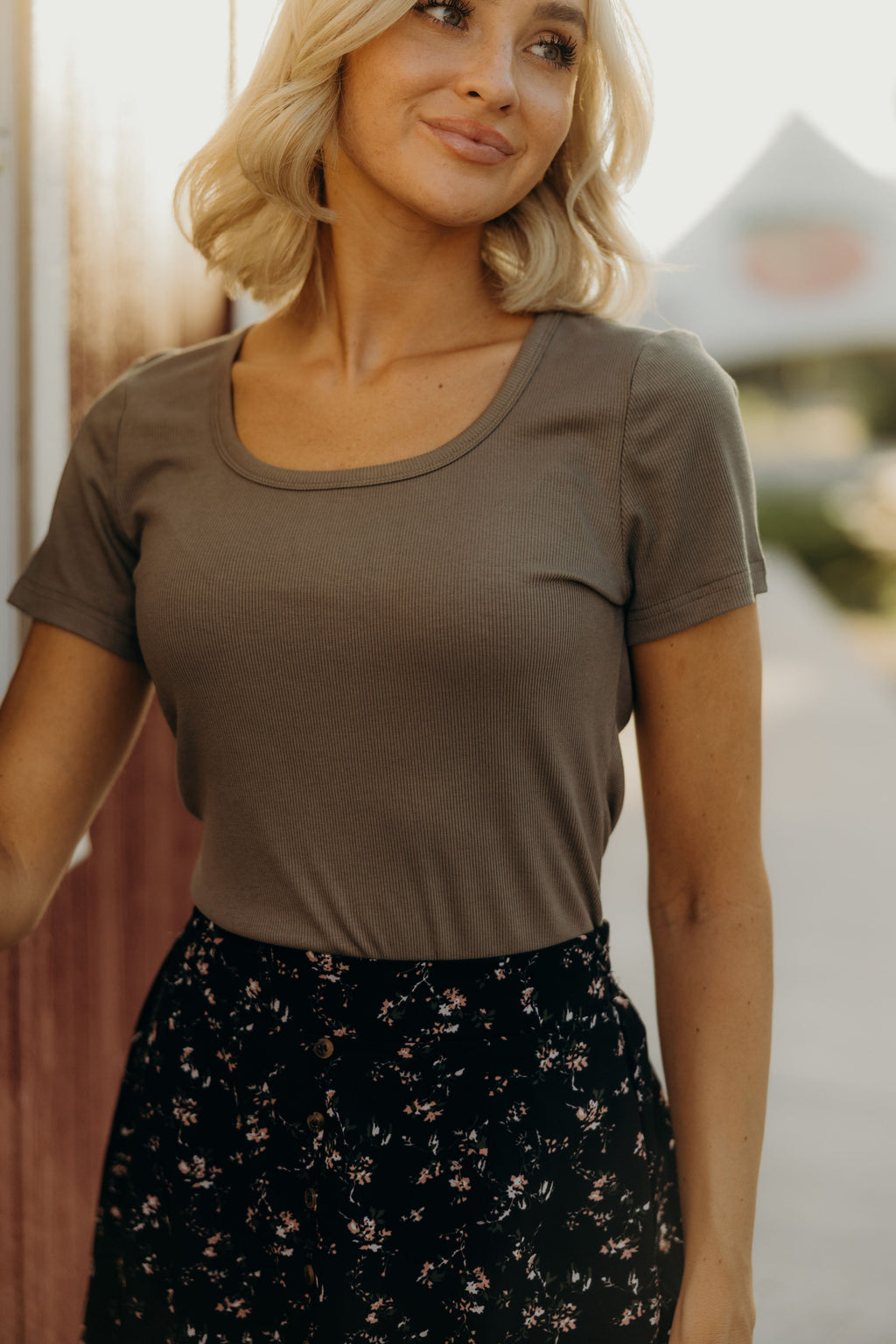 SHORT SLEEVE SCOOP TEE IN DRIED HERB FINAL SALE