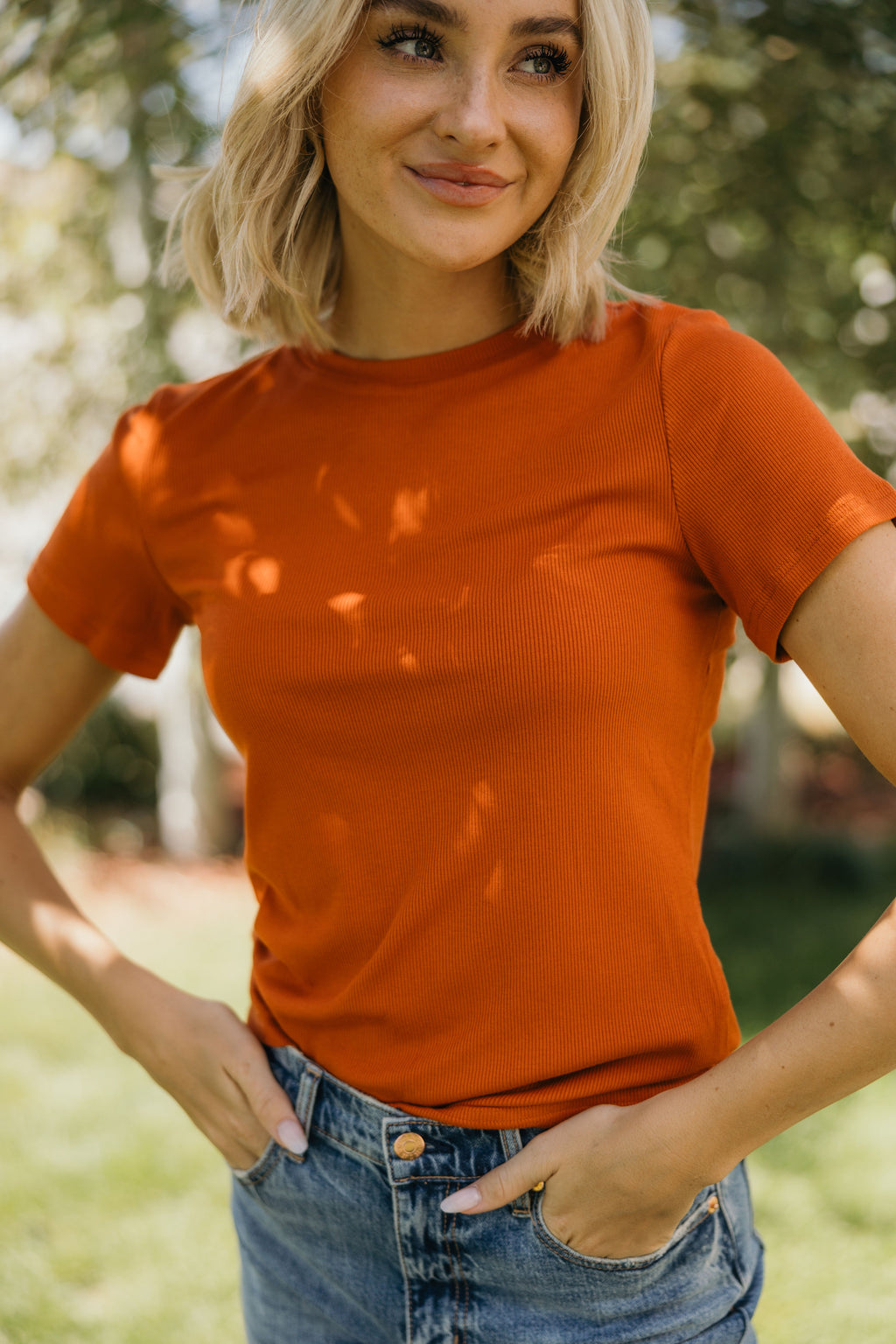 SHORT SLEEVE RIBBED TEE IN SIERRA FINAL SALE
