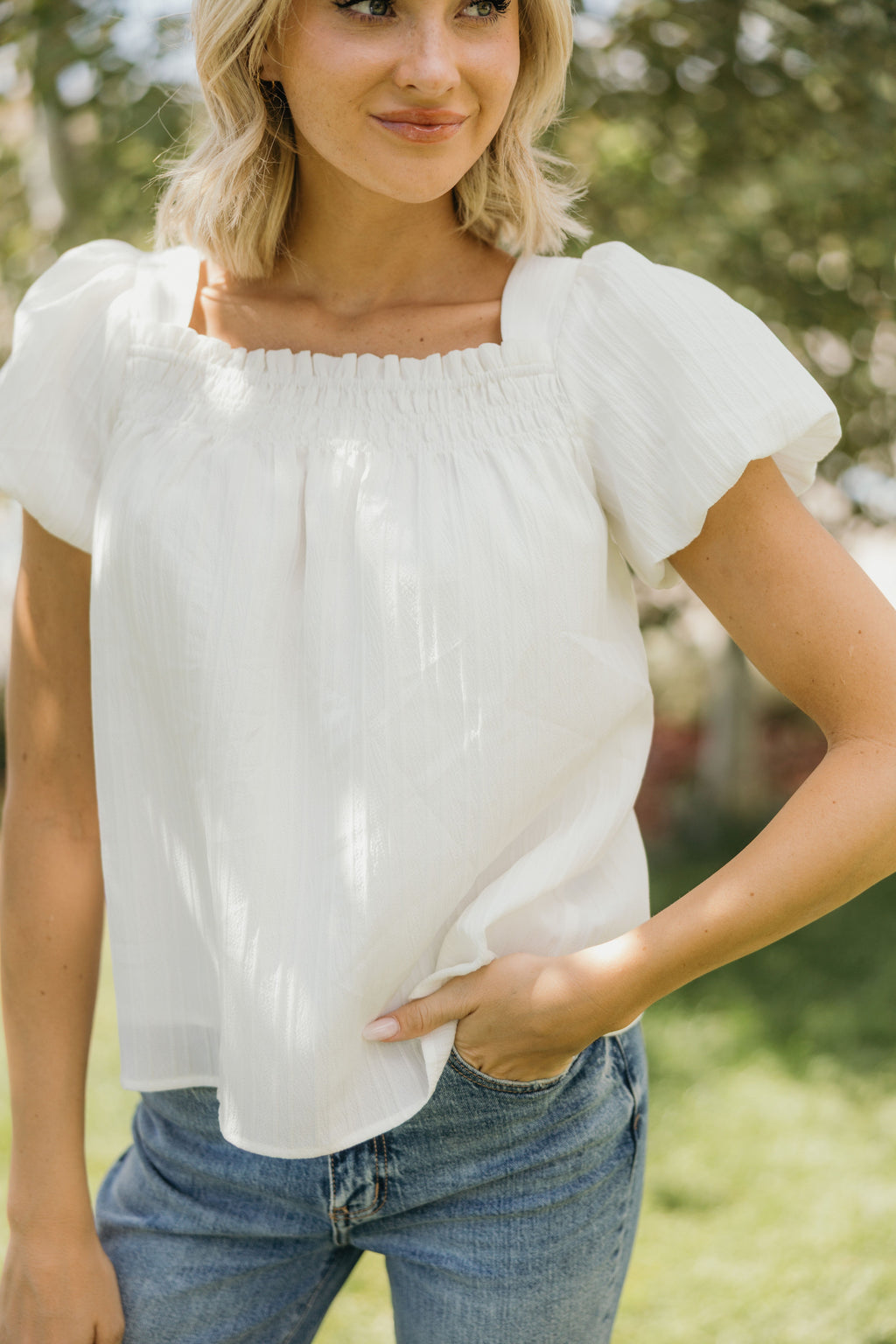 WOVEN CRINKLE TOP IN OFF WHITE