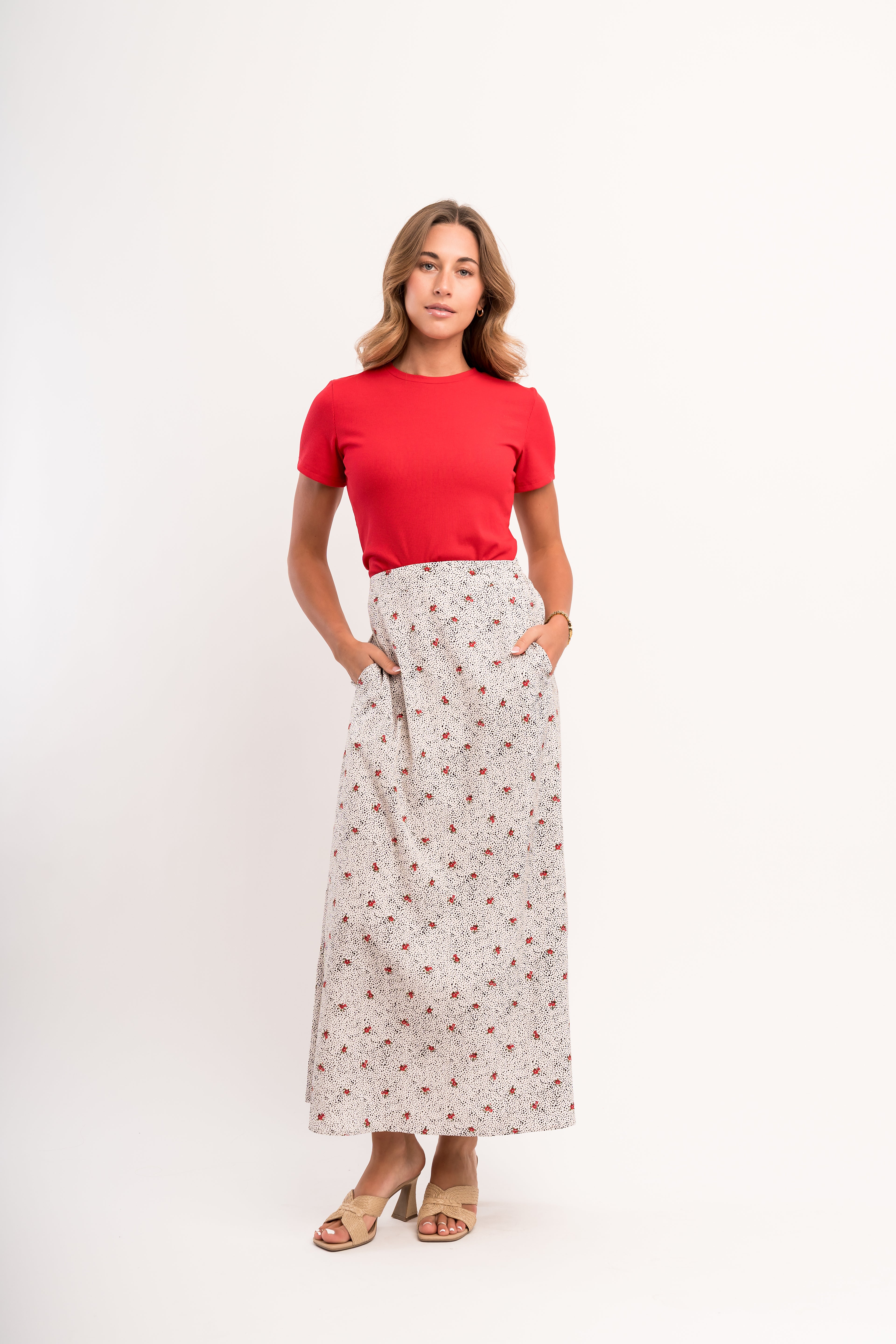 SHORT SLEEVE RIBBED TEE IN POPPY RED