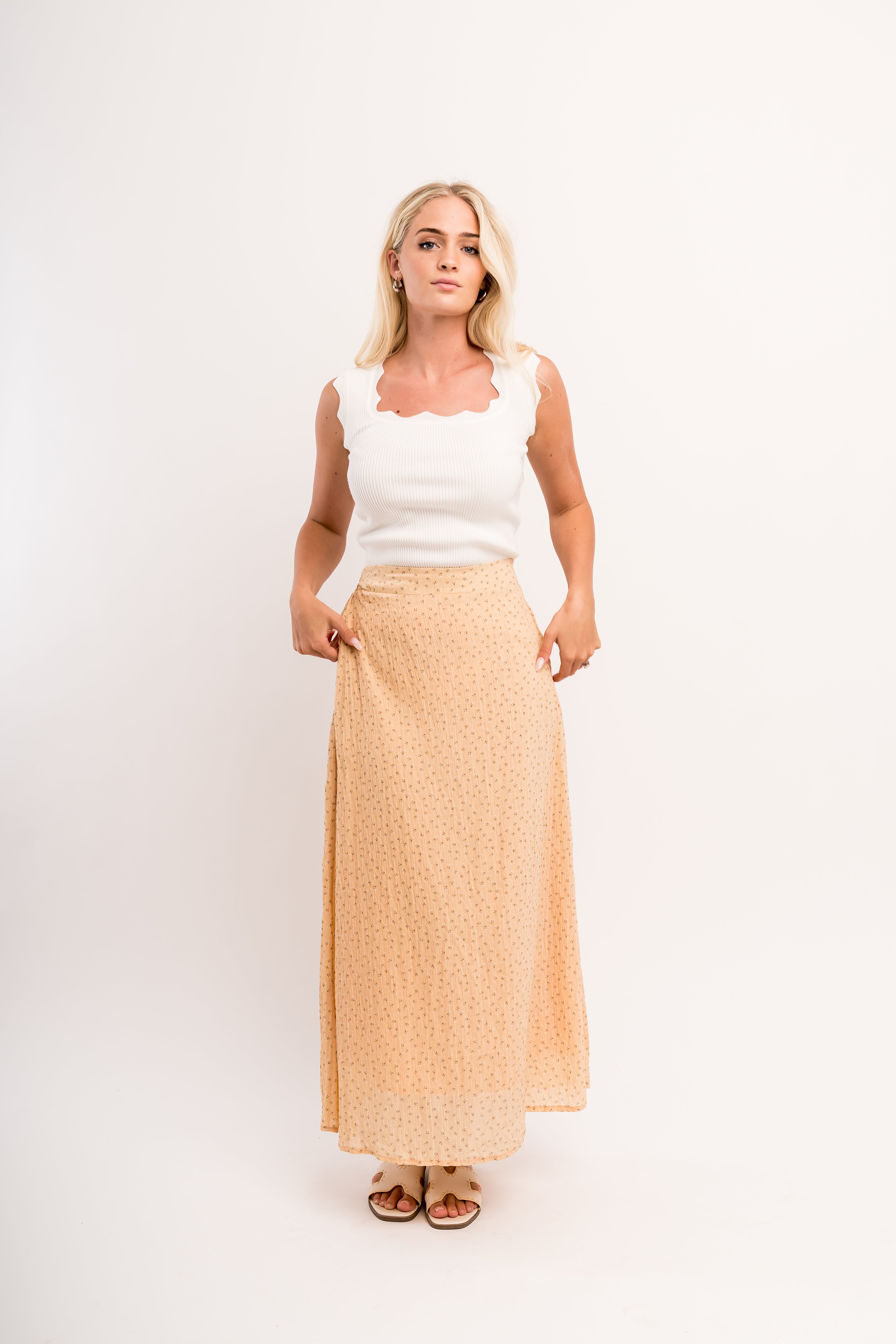 SWEATER TANK IN IVORY