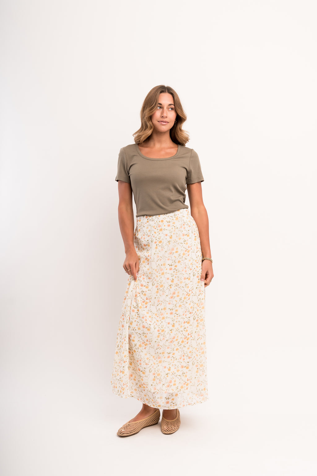 SHORT SLEEVE SCOOP TEE IN DRIED HERB FINAL SALE